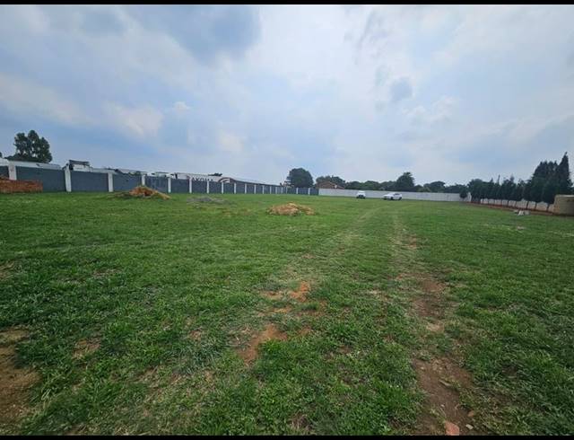 LAND FOR SALE IN BREDELL